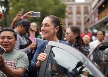 La presidenta electa de México se reúne con los padres de los 43 desaparecidos de Ayotzinapa