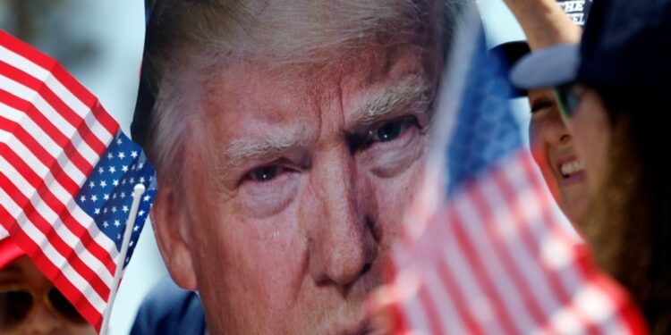 FBI dice que no ha determinado el motivo del intento de asesinato del expresidente Donald Trump