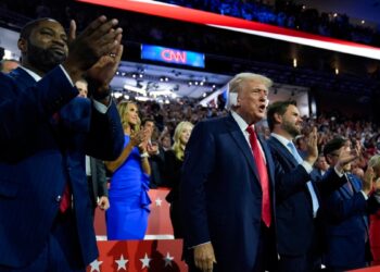 Se reanuda la convención republicana centrada en la inmigración