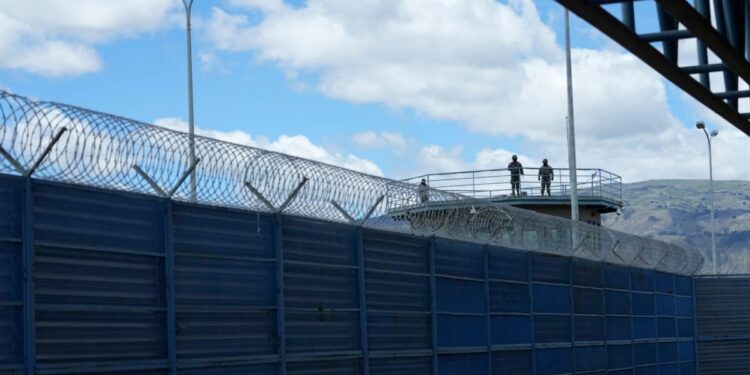 Llaman a juicio a expresidente de organismo rector de la justicia de Ecuador