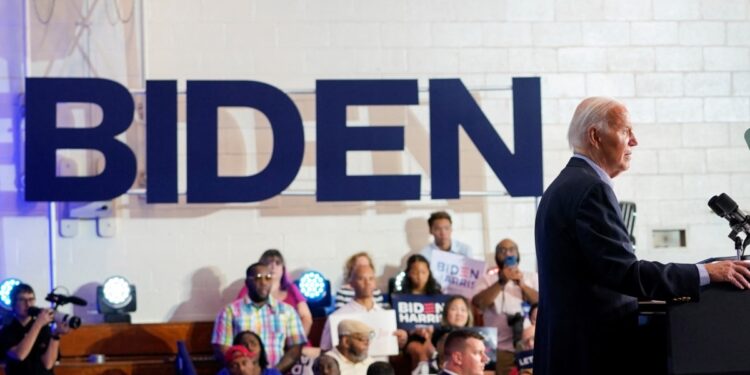 Conductora radial estadounidense dimite tras entrevista a Biden