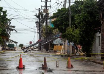 Beryl se dirige a Texas tras impactar México, dejando daños materiales