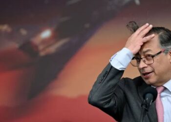 Denuncian agresiones de Petro contra periodistas críticos a su gobierno