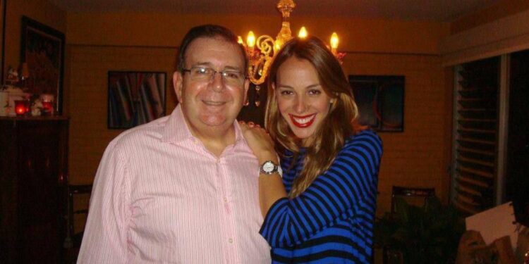 Expediente judicial revela que hija de Edmundo González pagó prisión por graves delitos
