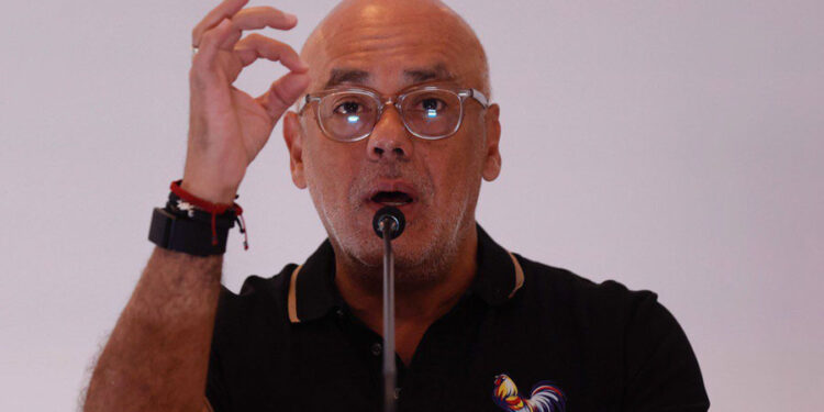 Jorge Rodríguez exigió a medios extranjeros respetar los resultados electorales