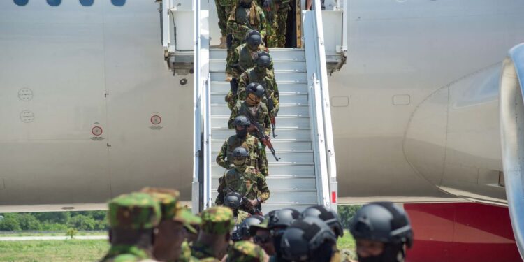 Llega a Haití refuerzo policial de Kenia para combatir las pandillas