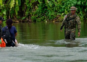 Panamá refuerza vigilancia marítima para frenar migración hacia EEUU