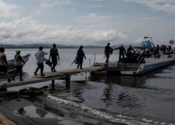 Panamá cierra algunos pasos ilegales en frontera con Colombia