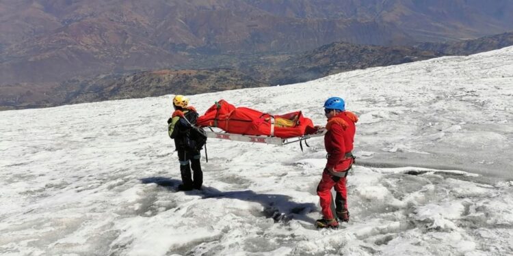 Recuperan en Perú el cuerpo de montañista estadounidense desaparecido hace 22 años