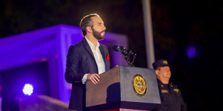 Bukele exhorta a empresas a bajar los precios de la comida y no cometer abusos