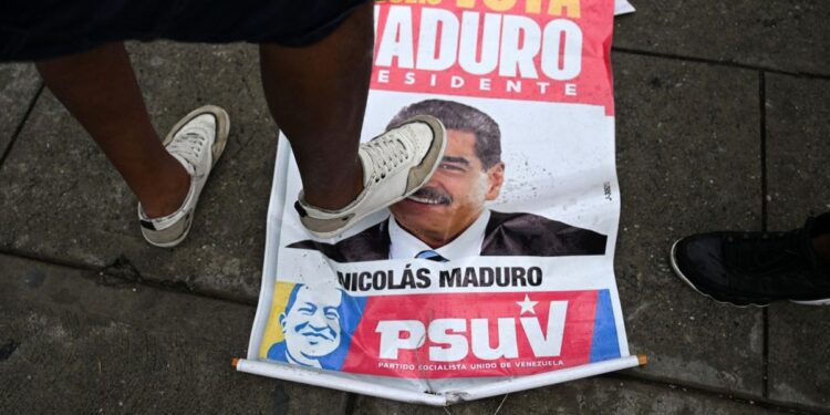 Miles de venezolanos protestan por el fraude y exigen recuento de votos