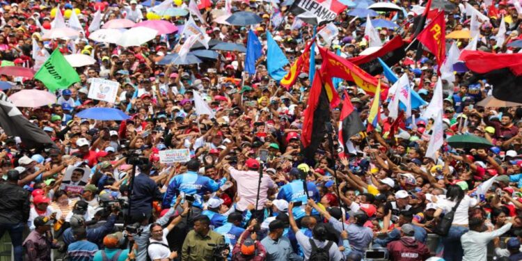 Pueblo de Valera recibe con entusiasmo desbordante al presidente y candidato del GPPSB, Nicolás Maduro