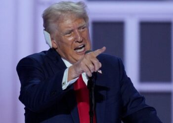 Trump impone tema de migrantes ilegales en la campaña