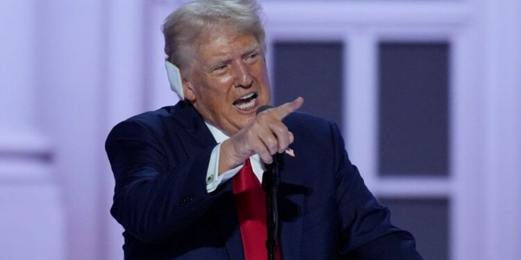 Trump impone tema de migrantes ilegales en la campaña