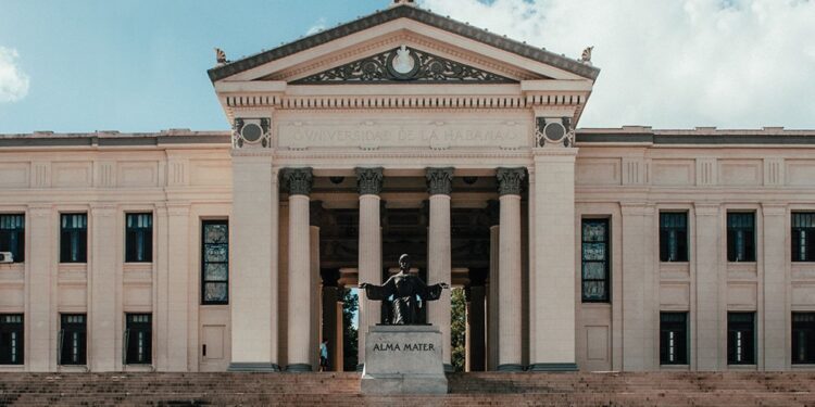 Universidad de La Habana cae 200 puntos en el ránking mundial