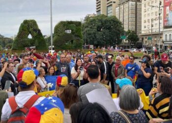 Venezolanos instan a socialistas democráticos a velar por la transparencia de las presidenciales