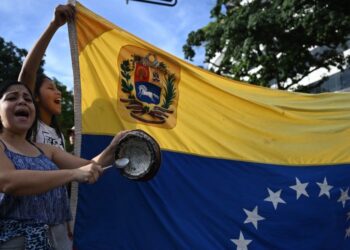 Maduro aplica el manual del castrismo y se impone tras comicios