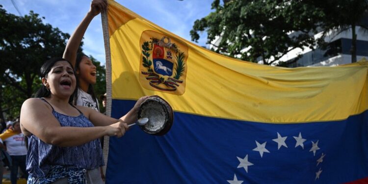 Maduro aplica el manual del castrismo y se impone tras comicios