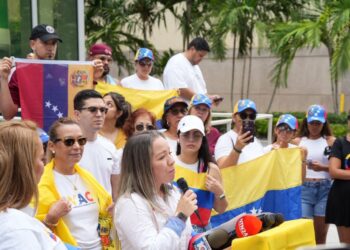 Venezolanos en Miami celebran con esperanza las elecciones en su país