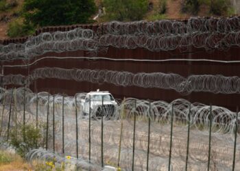 Suben ligeramente los arrestos en frontera con México en agosto