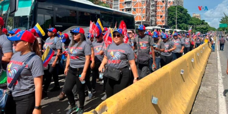 Oposición y oficialismo se movilizan en Venezuela en medio de tensiones por resultados electorales