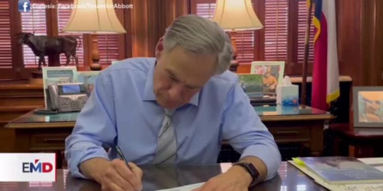 Decreto en Texas ordena a hospitales reportar estatus migratorio de pacientes