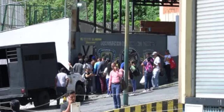 Denuncian detenciones masivas tras protestas postelectorales en Venezuela