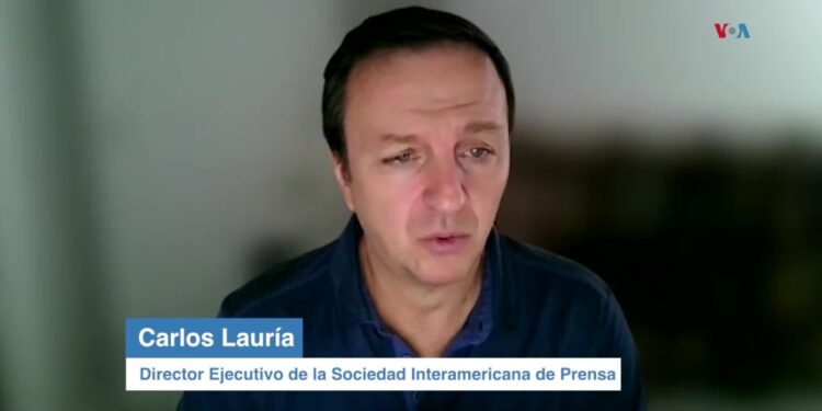 Censura y control del Estado generan "asfixia" en Venezuela, dice director de la SIP