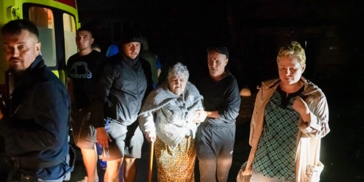 En Fotos | Moscú enfrenta ofensiva de Ucrania en Kursk, mientras miles de rusos abandonan la región fronteriza