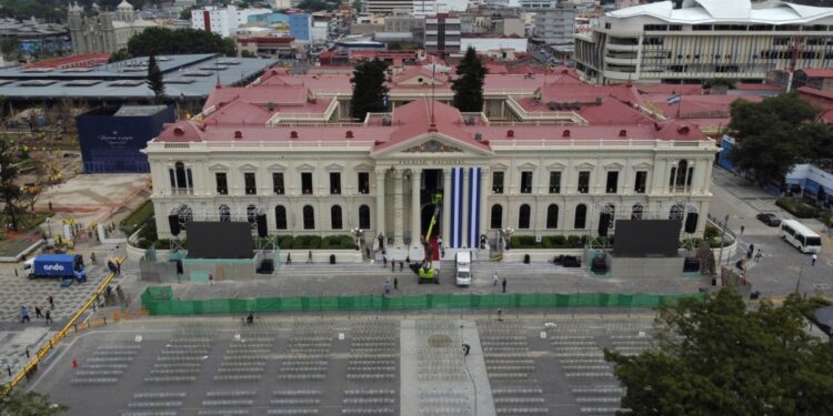 El presidente Nayib Bukele anuncia un millonario contrato con una empresa turca para el control de dos puertos