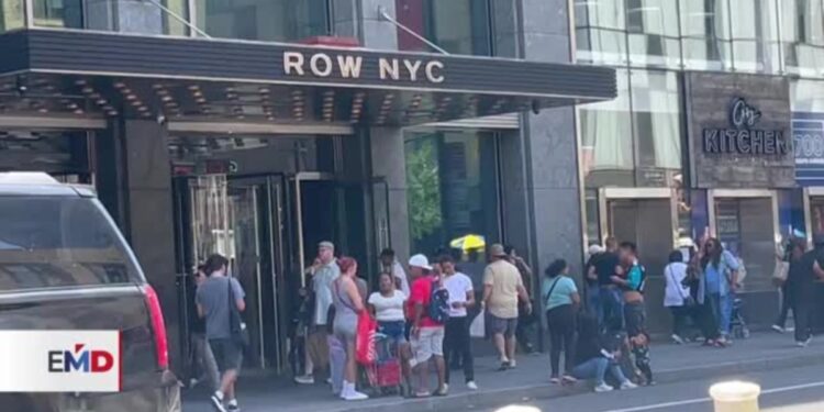 Contraloría de Nueva York denuncia despilfarro millonario durante crisis migratoria