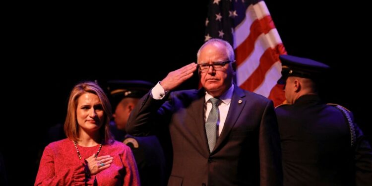 Kamala Harris escoge a Tim Walz como candidato a vicepresidente 