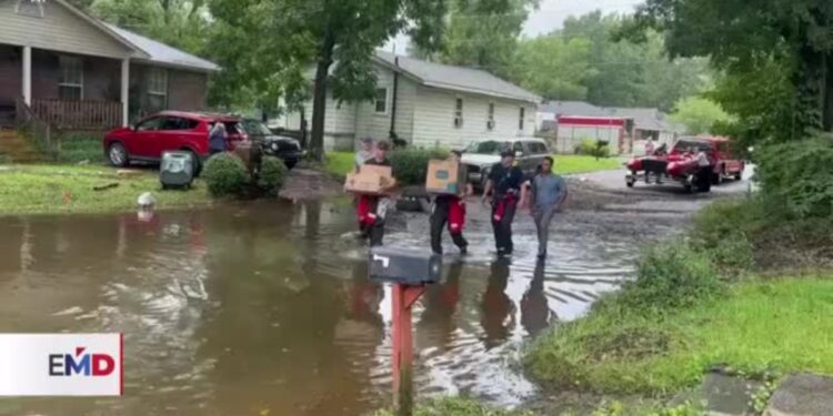 Tormenta Debby causa inundaciones en Georgia y amenaza a Carolina del sur