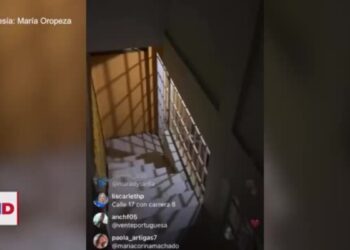 Activista venezolana graba violento ingreso a su casa y posterior arresto