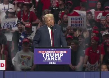 Trump considera si debatir con Harris el 10 de septiembre