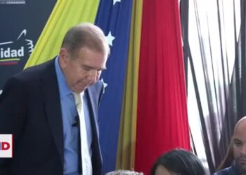 Edmundo González llama a Maduro a no demorar la transición