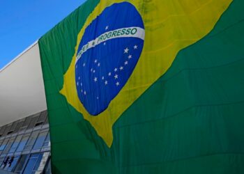 Avión con 62 personas a bordo se estrella en estado brasileño de Sao Paulo