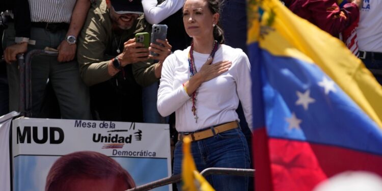 Venezuela: líder opositora Machado pide a sus seguidores mantenerse firmes tras denuncia