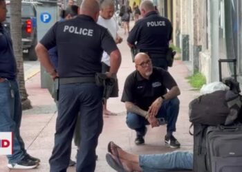 Miami Beach restringe a personas sin hogar permanecer en las calles