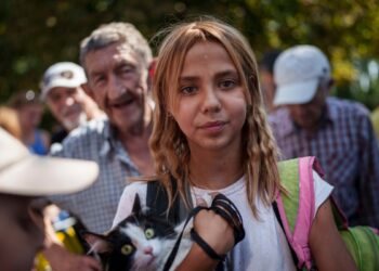 En Fotos: Civiles ucranianos evacuan la zona de Pokrovsk ante avance de las tropas rusas