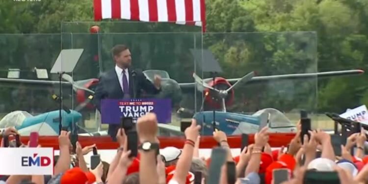 Trump retoma eventos electorales al aire libre