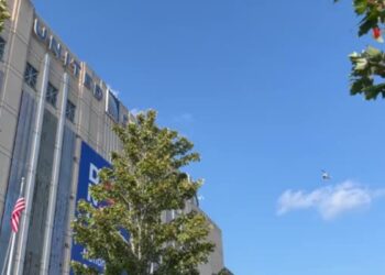 DNC da inicio en medio de masiva protesta contra la guerra en Gaza