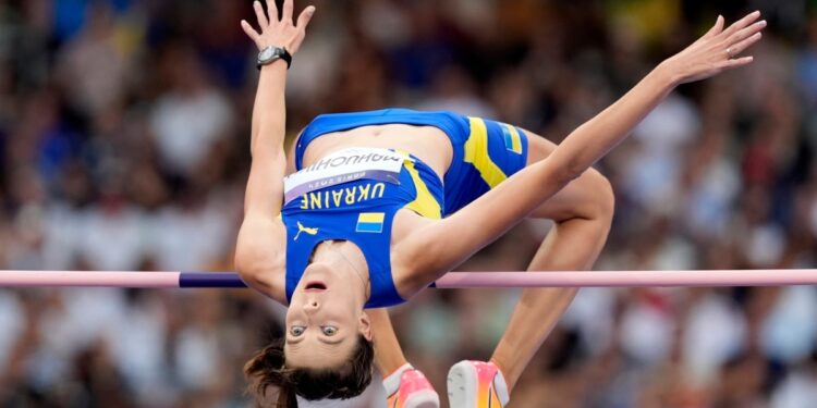 En Fotos | Ucranianos dedican sus medallas olímpicas a su país y a sus defensores en el campo de batalla
