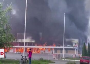 Ucrania bombardea centro comercial en Donetsk, ciudad controlada por Rusia