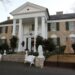 Acusan a mujer por intento de estafa para venta de Graceland, la mansión que perteneció a Elvis Presley