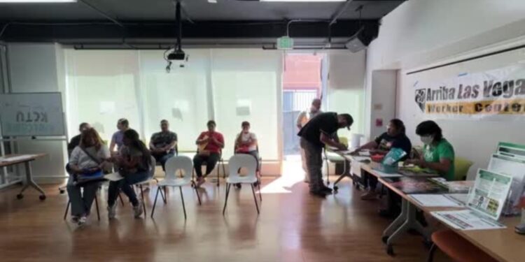 Organizaciones promocionan protección a indocumentados que sufran abusos laborales en EEUU