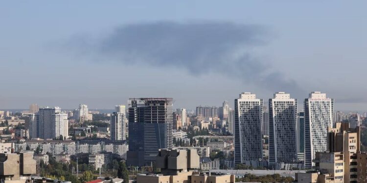 En Fotos | Zelenskyy condena ataque masivo con drones y misiles contra varias regiones de Ucrania