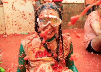En Fotos | La Tomatina, el festival anual de peleas de comida en España