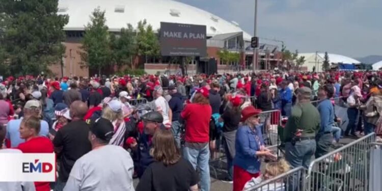 Trump denuncia “hackeo”, Harris se enfoca en economía