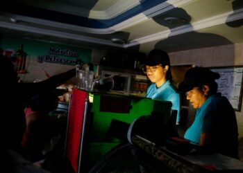 En Fotos | Venezolanos amanecen sin energía tras falla en el sistema de suministro